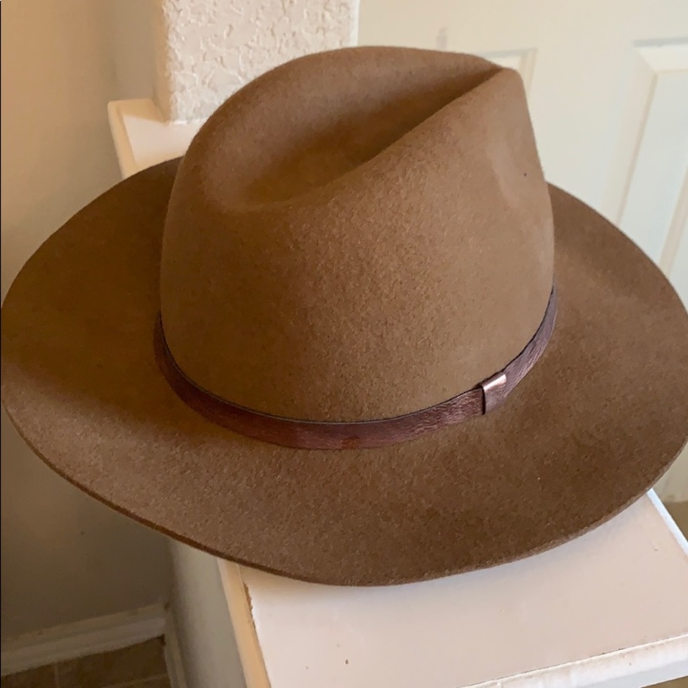 Suede Brown brim hat